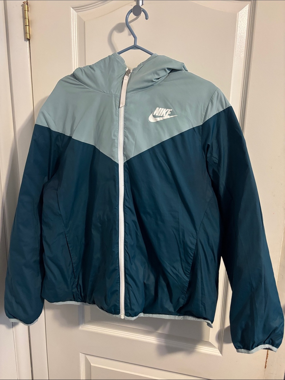 Nike Women’s Sportswear Windrunner Reversible Duck Down Jacket
